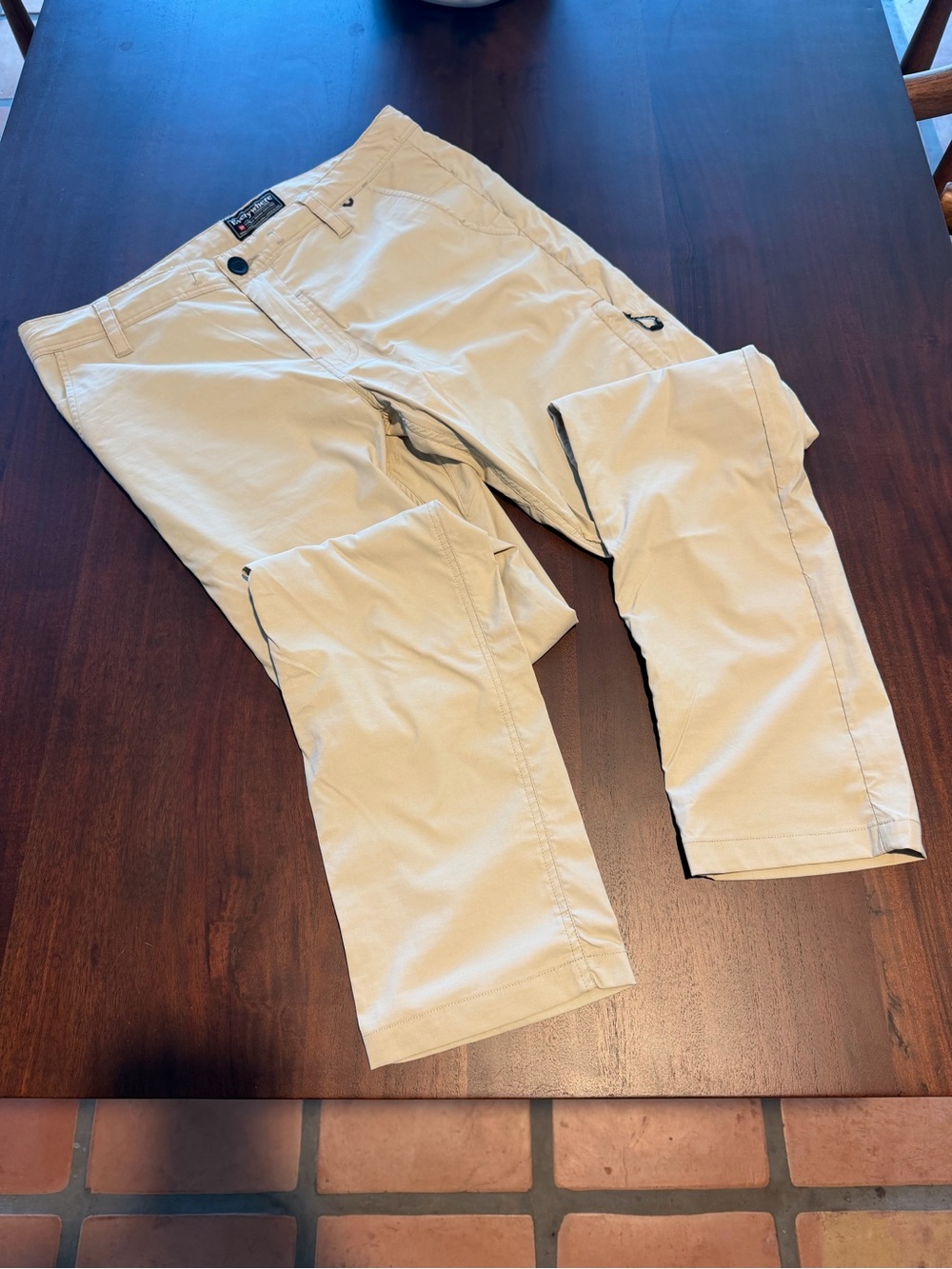 686 Featherlight Chinos Size Medium